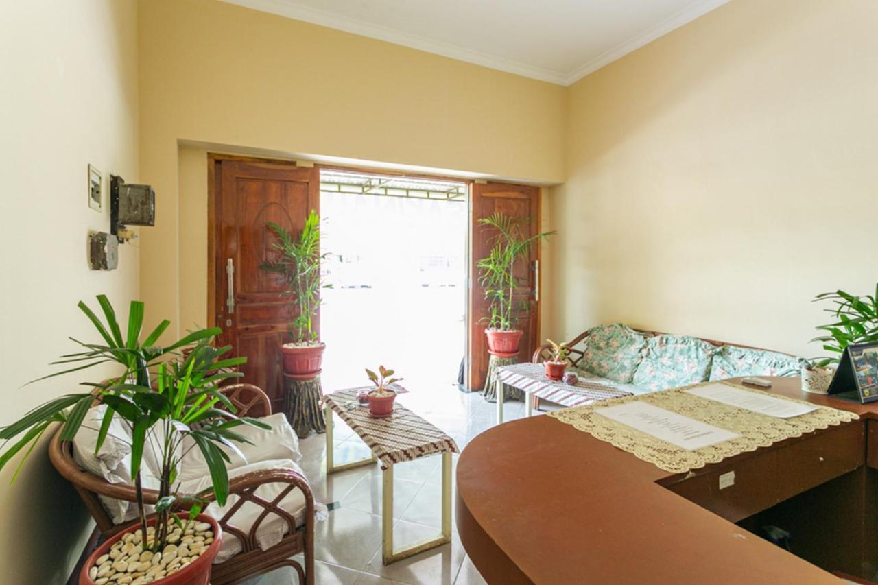 Reddoorz Syariah @ Sakinah Guesthouse Sragen Exterior foto